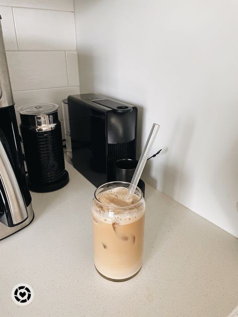 Iced Latte At Home, Nespresso Essenza Mini, Mini Aesthetic, Coffee Nespresso, Nespresso Essenza, Cuisinart Coffee Maker, Latte At Home, Nespresso Coffee, Iced Latte