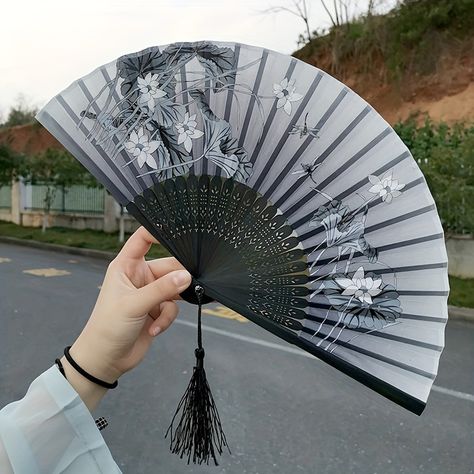 Fabric Hand Fan, Fans Wedding, Decorative Fans, Wedding Chinese, Japanese Fans, Chinese Gifts, Chinese Fans, Hand Fans For Wedding, Kitsune Mask