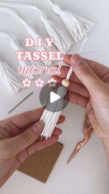 Looped With Love | Alix on Instagram: "A quick & easy tutorial for a simple DIY tassel!  Like & save for later 🫶  #loopedwithloveau #reeltutorial #crochettutorial #crochethowto #crochettipsandtricks #crochettips #diytassel #tassel #tasseltutorial #tasselmaking #tasselmaker #makertips #crafttutorial #handmade" How To Make Beaded Tassels, Diy Boho Tassels, Tassel Making Tutorials Easy Diy, Make A Tassel Diy Tutorial, How To Tie A Tassel, Wool Tassels Diy, How To Make Tassels With Beads, Diy Fabric Tassel, Macrame Tassel Tutorial