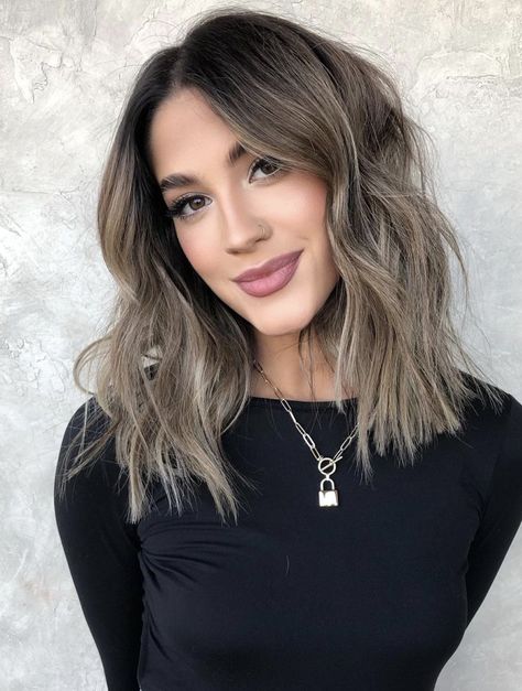 Hairstyles With Blonde Highlights, Blonde Highlights Balayage, Sandy Brown Hair, Icy Blonde Highlights, Highlights For Dark Brown Hair, Subtle Blonde Highlights, Rock Hairstyles, Brunette Hair With Highlights, Short Brown Hair