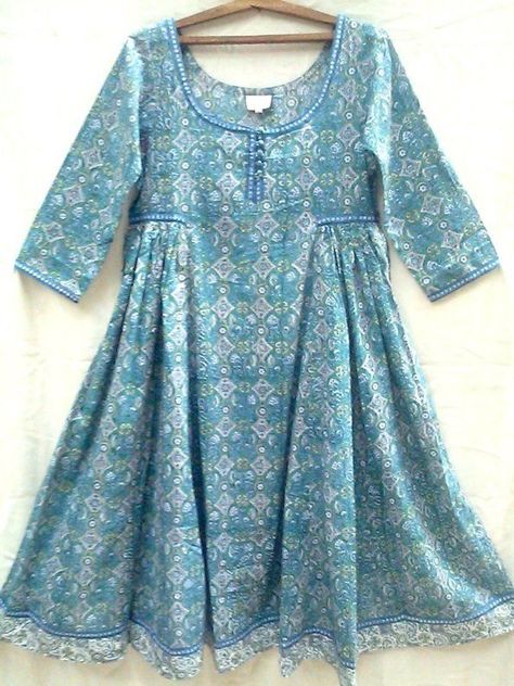 Firza naz😍😜 Pakistani Kids Dresses, Frock Designs For Girl, Girls Dresses Sewing, Frock Fashion, Frock For Women, Kids Frocks Design, Pakistani Dresses Casual, Girls Frock Design, Dress Neck Designs