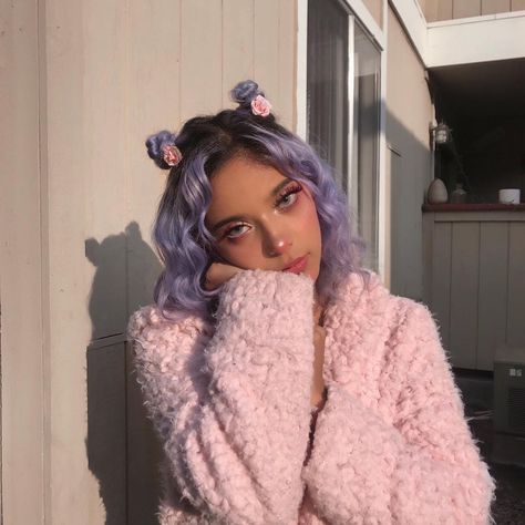 𝒹𝑜𝓊𝓍𝒻𝒶𝒾𝓇𝓎 🦢 on Instagram: “i’m a soft pink cloud ☁️🌸☁️ comment ur fav color! ✨ new yt vid coming out tuesday btw ✨” Purple Hair, A Woman, Purple, Hair, Pink