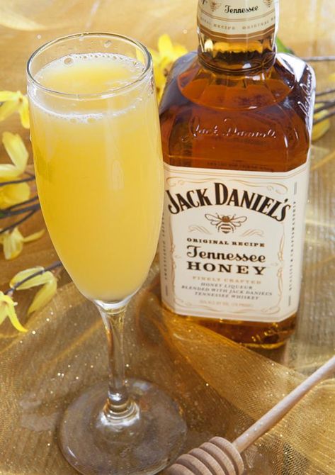 Honey Bee Bellini ~ 1 oz. Jack Daniel's Tennessee Honey Liqueur, 1 oz. Peach Nectar, 1 oz. Orange Juice,  Soda water (splash) Breakfast Drinks With Alcohol, Whiskey Woman, Cocktail Specials, Jack Daniels Honey, Bellini Recipe, Breakfast Cocktails, Tennessee Honey, Peach Nectar, Sprinkle Shower