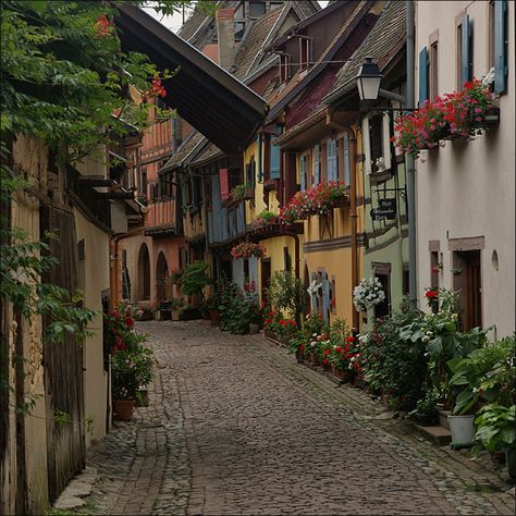 small villages in Spain  | The most beautiful European villages/hamlets/small towns - Page 24 ... European Town, Alley Way, Cobblestone Street, European Village, Voyage Europe, France Photos, Pretty Places, France Travel, Dream Destinations