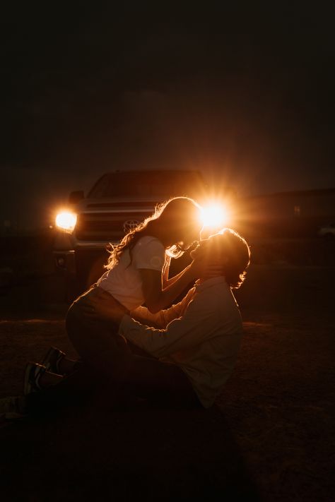 Romantic and moody couples engagement photos. Couples photoshoot is the best time to cuddle up and pose in the headlights of your car/truck during golden hour. Couples pose for any photography session, engagement photoshoot outfit ideas for fall, spring, or summer. A cozy and moody photo editing. Photo cred: tamweddingco, katiesuephotography, hopesandcheers, shannonferrellphotography Car Lights Photoshoot, Truck Headlights Photoshoot, Car Light Photoshoot, Couples Car Photoshoot, Moody Photo Editing, Biker Bride, Engagement Photoshoot Outfit Ideas, Lamp Photoshoot, Moody Couple