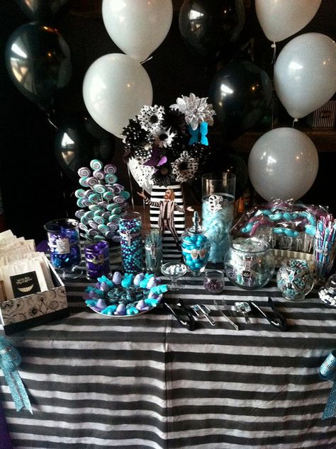 tim burton theme baby shower... My dream shower more jack skellington & Sally than beetle juice ;) SERIOUSLY!! DREAM SHOWER. Black white teal and jack and sally. Becoming An Aunt, Tim Burton Party, October Baby Showers, Planning List, Baby Shower Party Themes, Dream Shower, Beetle Juice, Christmas Baby Shower