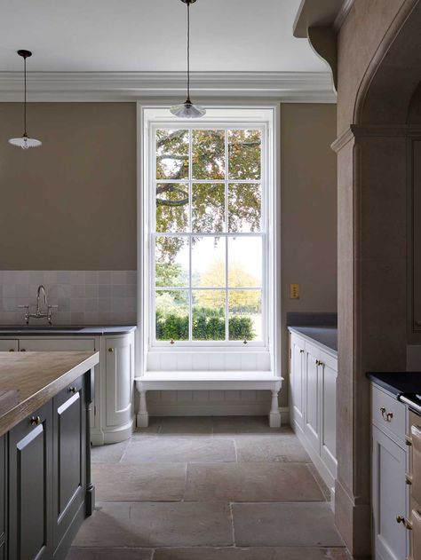 Georgian Kitchen, Ben Pentreath, Historical Interior, Georgian Interiors, Classical House, English Decor, Georgian Homes, Listed Building, English Country House