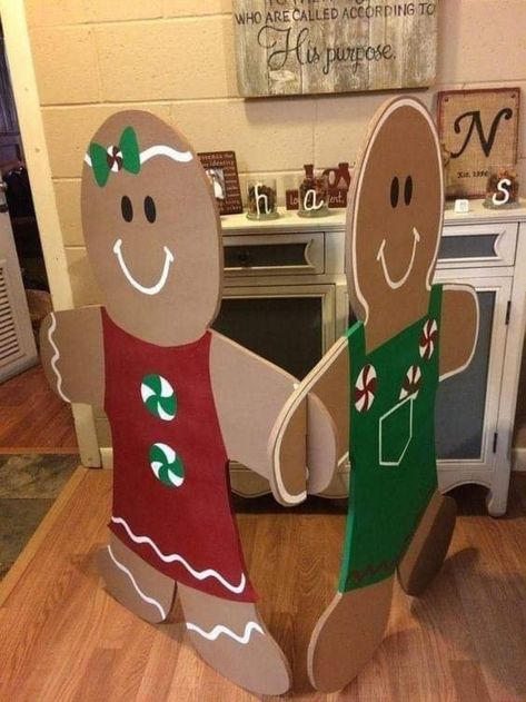 Cardboard Gingerbread, Outside Christmas Decorations, Gingerbread Christmas Decor, Christmas Yard Art, Tree Themes, Christmas Yard Decorations, Easy Christmas Decorations, Christmas Decorations Diy Outdoor, Cookies Christmas