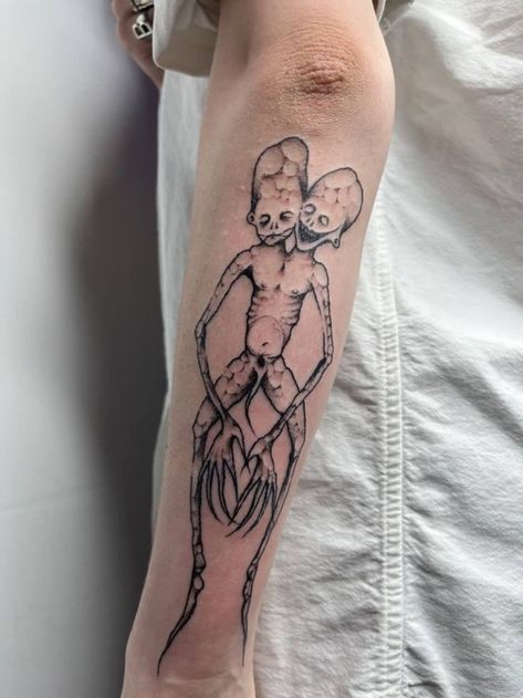 Unsettling Tattoos, Long Tattoo Ideas, Twin Tattoos, Latest Tattoo Design, Tattoo Process, Tattoo Parlor, Sick Tattoo, Make Up Ideas, Getting Bored