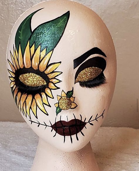 Full Masks Design, Plaster Face Mask Art Ideas, Face Mask Ideas Art, Full Mask Design, Art Masks Ideas, Mascara Design Ideas, Mask Decorating Ideas, Mask Painting Ideas, Face Mask Painting