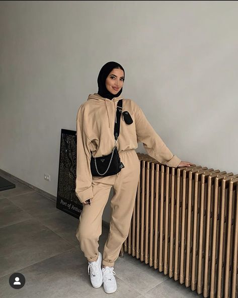 Fashion Tomboy, Hijab Fashion Summer, Hijabista Fashion, Stile Hijab, Street Hijab Fashion, Modern Hijab Fashion, Hijab Fashionista, Modest Fashion Hijab, Hijab Style Casual