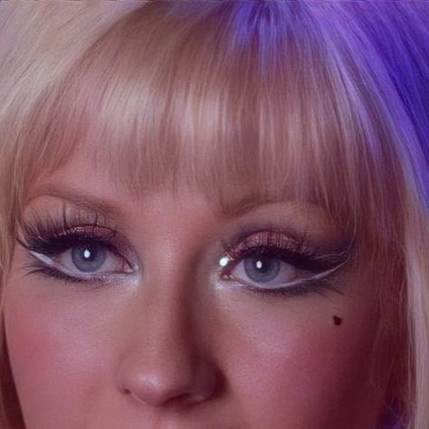 Burlesque Movie Makeup, Burlesque Hair And Makeup, Showgirl Makeup Burlesque, Pink Burlesque Aesthetic, 1920s Glam Makeup, Bright Make Up Looks, Female Drag Makeup, Cabaret Makeup Burlesque, Burlesque Costumes Christina Aguilera