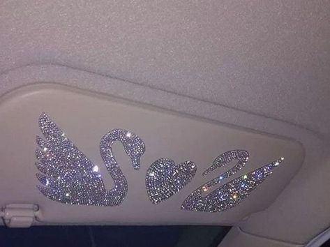 Girly Car Accessories, Car Deco, Cool Car Accessories, Girly Car, Car Goals, Cute Car Accessories, Car Mods, Pink Car, Car Personalization