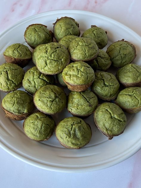 Banana Mini Muffins, Baby Veggies, Mini Muffin Recipe, Mini Banana Muffins, Baby Muffins, Spinach Muffins, Perfect Healthy Breakfast, Moist Banana Bread, Filled Muffins