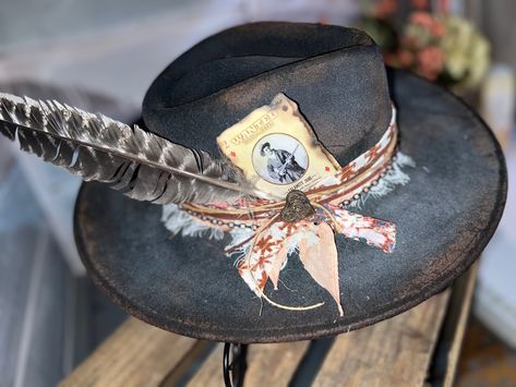 Custom Hat Ideas For Women, Burned Ball Cap, Western Hat Burning Ideas, Burned Hats For Women, Nashville Hats, Custom Cowgirl Hats, Hat Burning Ideas, Burn Hats, Gothic Hats