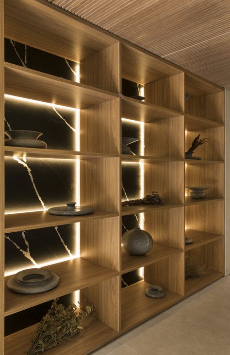 Niche Decor, Bookshelf Lighting, San Paolo, Bookcase Design, Shelf Lighting, Luxury Rooms, Shelf Design, Bar Lounge, Office Interior Design