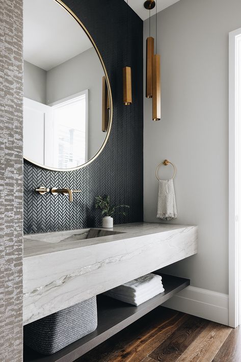 Houseliftdesign Bathroom, Painted Bathrooms Modern, Metro Interior Design Style, Simple Modern Farmhouse Bathroom, Trending Home Interiors, Cheap Luxury Bathroom Ideas, Modern Coastal Home Aesthetic, Matte Black Bathroom Ideas, Costal Modern Bathroom