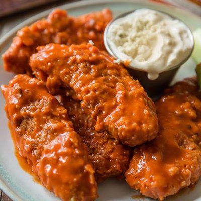 Baked Buffalo Chicken Tenders, Buffalo Chicken Fingers, Buffalo Chicken Tenders, Chicken Finger Recipes, Super Bowl Food Healthy, Buffalo Chicken Recipes, Baked Buffalo Chicken, Sally's Baking, Chicken Tender Recipes