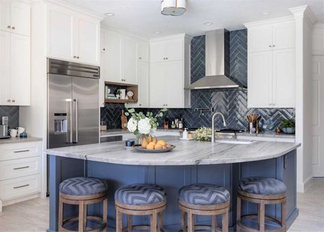 Considering a remodel? Here are the best Houston kitchens of 2021 Navy Blue Backsplash, Rounded Island, Carla Aston, Kitchen With White Cabinets, Herringbone Tile Backsplash, Spanish Style Kitchen, Best Wall Colors, Tv Center, Full Kitchen Remodel