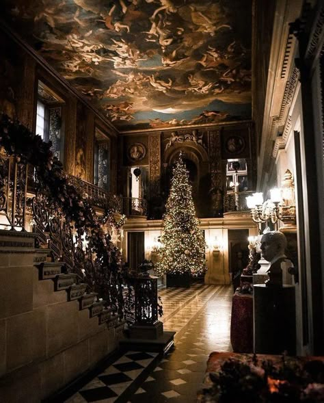 Academia Christmas, Dark Academia Christmas, Dark Academia Wallpaper, Chatsworth House, Dark Christmas, Academia Wallpaper, Christmas Feeling, Pinturas Disney, Christmas Aesthetic