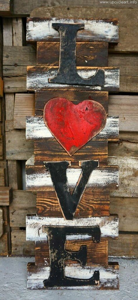 31+ Sweet and Rustic Wooden LOVE Signs That You'll Love Rustic Furniture Design, Rustic Woodworking, Coffee Party, Heart Wood, Pallet Creations, Pallet Crafts, Diy Holz, Fireplace Ideas, Wood Pallet Projects