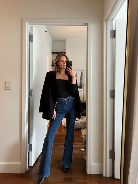 Night Out Flare Jeans Outfit, Flare Jeans Outfit Night Out, High Rise Flare Jeans Outfits, Bootleg Jeans Outfit, Jeans Outfit Night Out, Outfits With Flares, Flare Jeans Outfit, Money Fashion, Bootleg Jeans