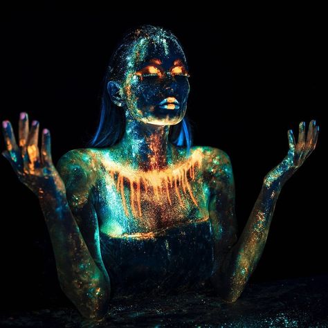 Uv Body Art, Phosphorescent Art, Uv Photoshoot, Neon Body Painting, Uv Body Painting, Full Body Painting, Neon Face Paint, Uv Photography, Uv Makeup