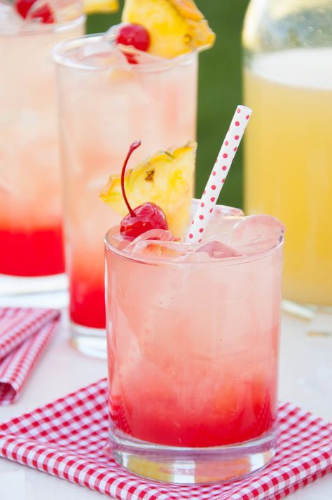 Pineapple Lemonade Recipe, Resep Juice, Pineapple Lemonade, Lemonade Recipes, Punch Recipes, Smoothie Drinks, Slushies, Non Alcoholic Drinks, Party Drinks