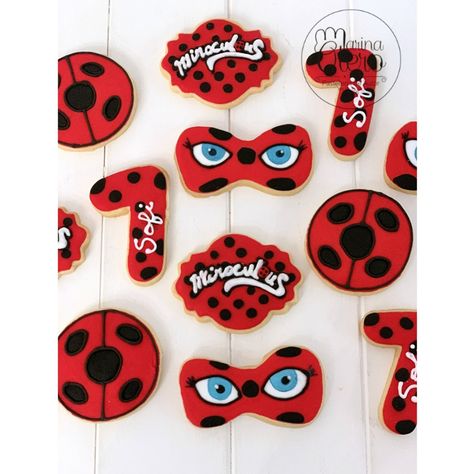 Miraculous Ladybug Rice Krispies, Miraculous Cookies, Miraculous Ladybug Cookies Decorated, Miraculous Ladybug Cookies, Miraculous Ladybug Cake Pops, Ladybug And Cat Noir Food Ideas, Miraculous Ladybug Birthday Party Ideas, Ladybug Treats Birthday, Gabby Birthday