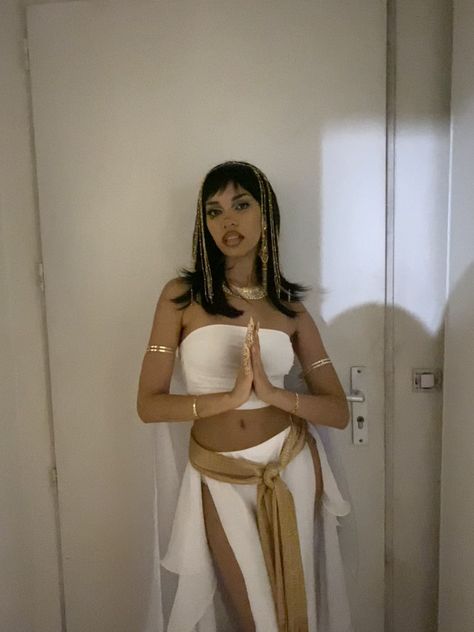 Cleopatra Halloween Costume Cute, Cleópatra Costume Outfit Black, Mummy Cleopatra Halloween Costume, Costumes Women Egyptian, Hot Cleopatra Halloween Costumes, Cleopatra Halloween Costume Black Women, Cleopatra Cosplay Costume, Halloween Costumes Egypt, Egypt Halloween Costume