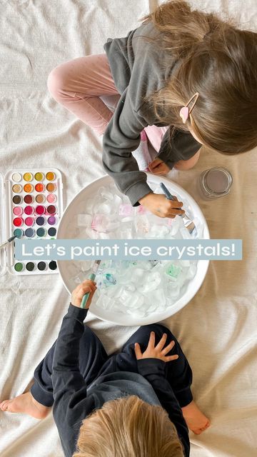 The Magic Playbook on Instagram: "Let’s paint ice crystals! ❄️ Just set out watercolor paints and a shallow bin full of ice cubes. If you want larger cubes, freeze water in muffin tins or plastic cups. To extend the activity, give your little ones salt or warm water to melt the cubes after they paint! To access 20+ activities just like this one for kids EVERY month, check the link in our bio to sign up today! #winteractivitiesforkids #watercolorpaints #paintingwithwatercolors #sensoryplay #ind Tactile Activities, Frozen Water, Winter Activities For Kids, Ice Crystals, Watercolor Paints, Muffin Tins, Indoor Activities, Plastic Cups, Ice Cubes