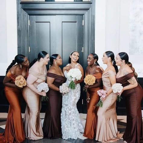 Caramel, blush, and ivory bridesmaids bouquets for the win! Photo via @igluxeweddings| wedding bouquets,bridal bouquet,bridesmaids bouquets,wedding flowers,flowers for wedding, floral wedding,floral details,flower arrangements,floral inspiration,bride to be,future bride,bridal things,bridal details,wedding stuff,wedding things,wedding details,wedding ideas,wedding inspo,wedding planning,wedding photography,fall wedding,fall wedding ideas,dream wedding ideas,event stylist,wedding florist Black People Weddings, Brown Wedding Themes, Brown Bridesmaid Dresses, Fall Bridesmaids, Fall Bridesmaid Dresses, Munaluchi Bride, Brown Wedding, Dream Wedding Ideas Dresses, Brides Magazine