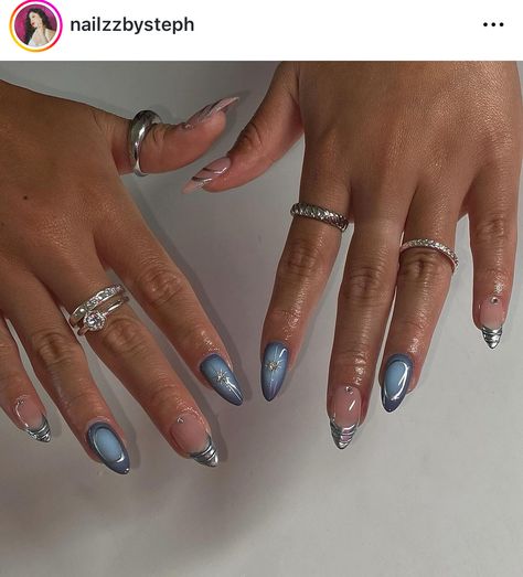 Simple Nails Design Almond, Simple Chrome Nails Designs, Chrome Design Nails, Cute Nails Almond, Nail Art Silver, Jordan Year, Nails Metallic, Turkey Nails, Blue Chrome Nails