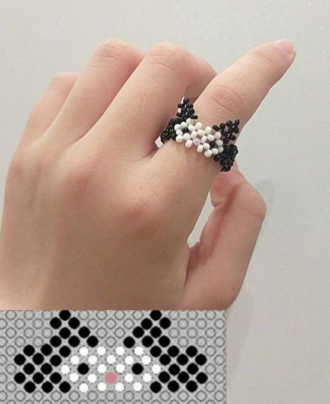 Kuromi Beaded Ring, Kuromi Ring Beads, Kuromi Ring, Rainbow Loom Bracelets Easy, Seed Bead Pattern, Rainbow Loom Bracelets, Anime Jewelry, Beading Patterns Free, Bead Charms Diy