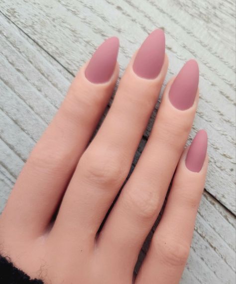 Matte Dusty Rose Nails, Nails Olive Skin Tone, Dusty Rose Dip Nails, Neutral Lavender Nails, Rose Colour Nails, Bridesmaid Neutral Nails, Dusty Mauve Nails, Matte Pink Acrylic Nails, Pink Neutral Wedding