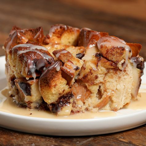 Tres Leches Bread Pudding Recipes, Churro Bread Pudding, Special Occasion Recipes Dinner, Tres Leches Bread Pudding, Slow Cooker Bread Pudding, The Salty Cooker, Carrot Cake Cheesecake Recipe, Mexican Food Dishes, Carrot Spice Cake