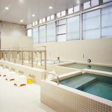 Bath House Aesthetic, Public Shower Room, Japanese Public Bath, Korean Spa, Japanese Bath House, Public Shower, Bath Houses, Lavatory Design, Japanese Bathroom