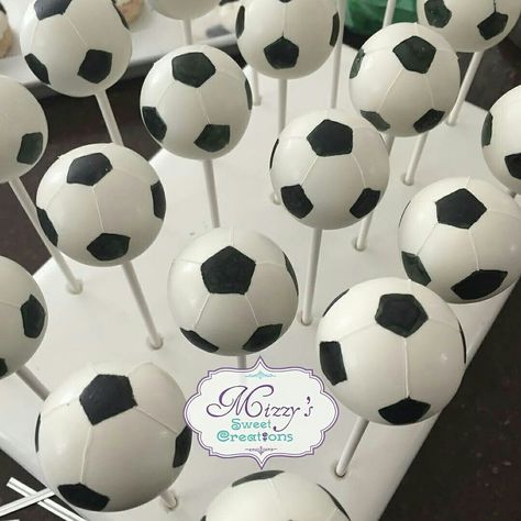 Black Poppy Paint on soccer ball cake pops Soccer Ball Cake Pops Tutorial, Football Marshmallows, Soccer Ball Cake Pops, Soccer Cake Pops, Football Cake Pops, Soccer Ball Cake, Cake Pop Tutorial, Cake Pop Designs, City Cake