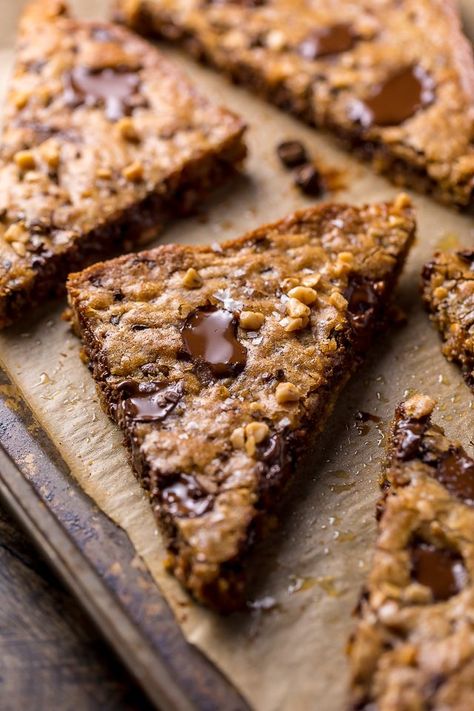 Toffee Blondies, Toffee Chocolate Chip Cookies, Baker By Nature, Brownie Bar, Brown Butter, So Delicious, Sweets Treats, Dessert Bars, Cookie Bars