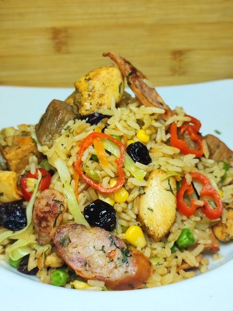 cómo preparar un delicioso arroz al estilo cubano 🤤🥕🌶️🥥 | Cómo preparar un delicioso arroz al estilo cubano 🤤🌶️🥕🥥 | By Familia lamparas | Facebook Gallo Pinto, Chef