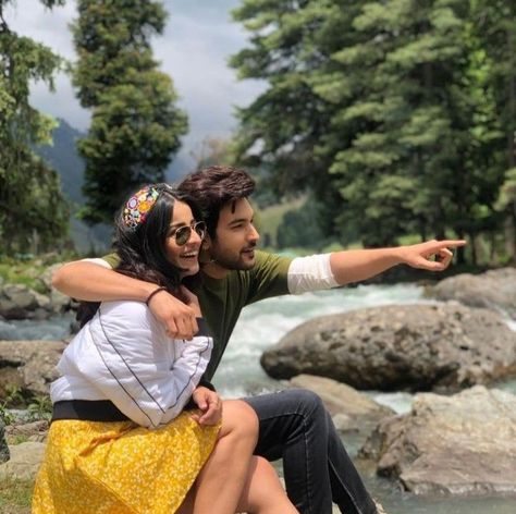 Mahima Makwana, Shivin Narang, Couple Photography Winter, Bff Poses, Family Picture Poses, Wedding Couple Poses Photography, Self Portrait Poses, Couple Picture Poses, Stylish Photo Pose