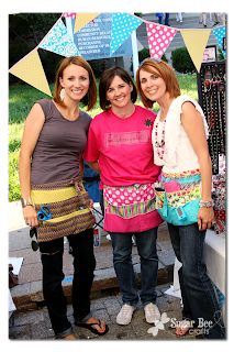 Teacher Aprons, Craft Fair Booth, Charity Ideas, Craft Displays, Sewing Beginners, Apron Patterns, Teacher Apron, Utility Apron, Apron Tutorial