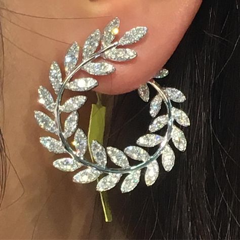 Joey Hamra (@hamradiamonds) on Instagram:  Beautiful new leaf earrings. Jewelry Design Earrings, Fancy Jewellery, Gold Filled Earrings, Fashion Jewelry Earrings, Ear Cuffs, Girly Jewelry, Cuff Earrings, Stylish Jewelry, Bridesmaid Earrings