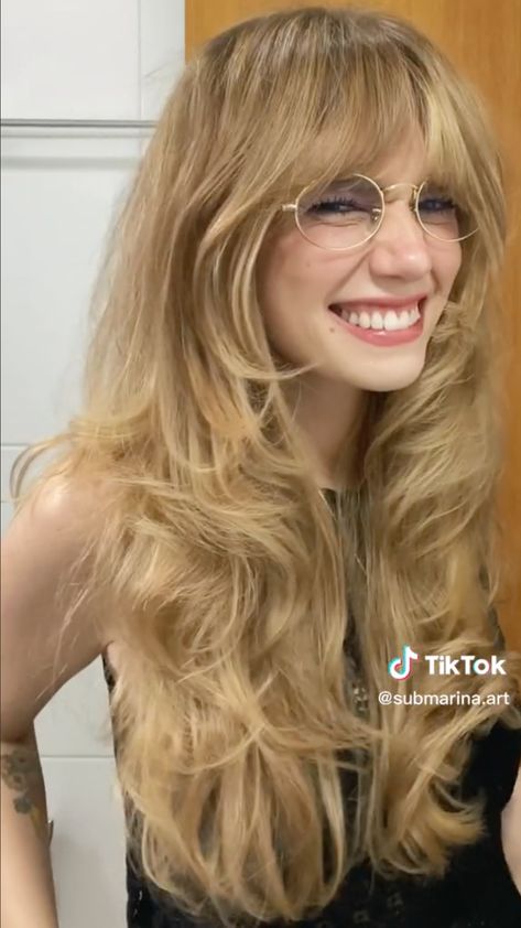 70 Bangs Hair, 60s Female Hairstyles, 70s Waves Hairstyles, 70s Womens Haircuts, 1970s Feathered Hair, 70s Hair Long Layered Haircuts, 60s Long Hair With Bangs, Long Shaggy Blonde Hair, 60s Wavy Hair