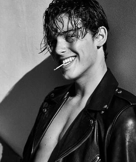 Devil's Night Penelope Douglas, 얼굴 드로잉, 사진 촬영 포즈, Bad Boy Aesthetic, Cameron Dallas, Photography Poses For Men, Male Poses, Poses For Men, Character Aesthetic