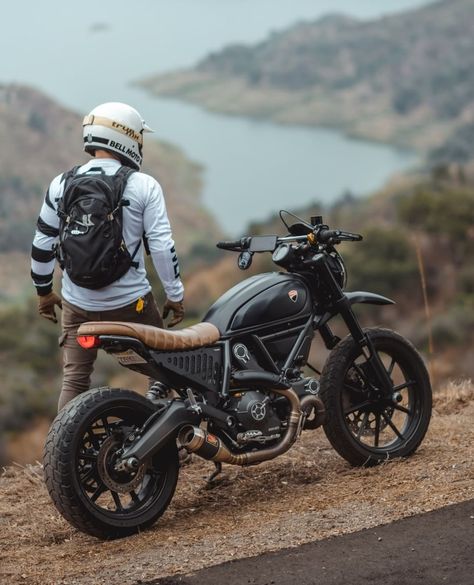 Longing for longer rides..⁠ ⁠ ⁠ ⁠ ⁠ ⁠ ⁠ #gorm_moto #cali #californialove #motorbike #moto #motorcycle #bikelife #fortheride… Bike Ducati, Ducati Scrambler Custom, 240z Datsun, Sepeda Retro, Moto Scrambler, Scrambler Custom, Мотоциклы Cafe Racers, Yamaha Bikes, Motorcycle Photography