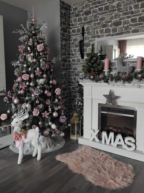 Pink Silver Christmas Tree, Silver And White Christmas Tree, Christmas Tree Roses, Color Christmas Tree, Rose Gold Christmas Tree, Purple Christmas Tree, Vintage Ceramic Christmas Tree, Rose Gold Christmas, Elegant Christmas Trees