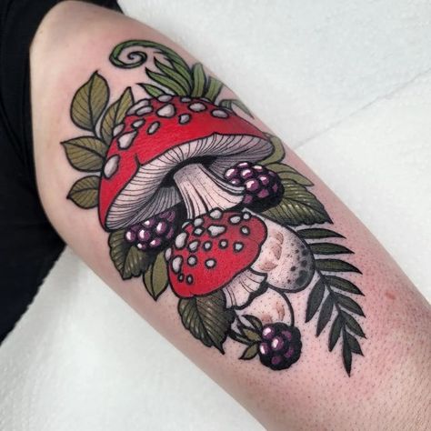 Alice Burke on Instagram: "Some mushies for the back of @steffdavies arm this morning! I LOVE tattooing mushrooms, and don't forget, my books are opening on the 5th of March! **hint hint** 👀 Done @highwater_gallery Spnsd by @butterluxe_uk Using #ghostcartridges" Hirsch Tattoo, Mushroom Tattoo, Neotraditional Tattoo, Girl Arm Tattoos, Mushroom Tattoos, Spooky Tattoos, Tatuaje A Color, Botanical Tattoo, Tattoo Style Drawings