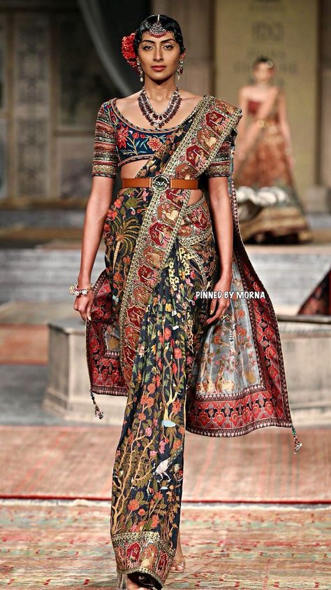 Jj Valaya, Long Blouse Designs, Sarees For Girls, India Fashion Week, Indian Look, Indian Bridal Dress, Indian Bridal Outfits, Saree Trends, Indian Couture