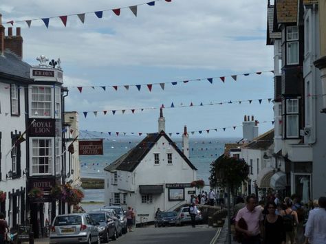 English Coastal Aesthetic, European Seaside Town, British Seaside House, Seaside Town Aesthetic, Maine Aesthetic, Seaside Aesthetic, Seaside Shops, English Seaside, Vintage Seaside